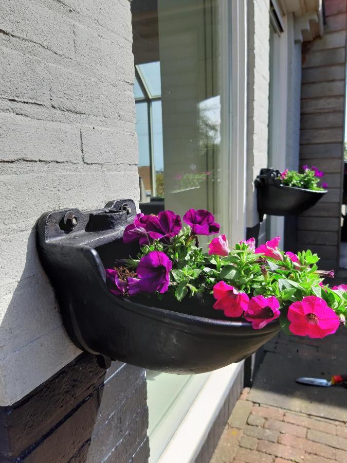 Luxe Gastenverblijf In Het Hart Van Friesland 阿克伦 外观 照片