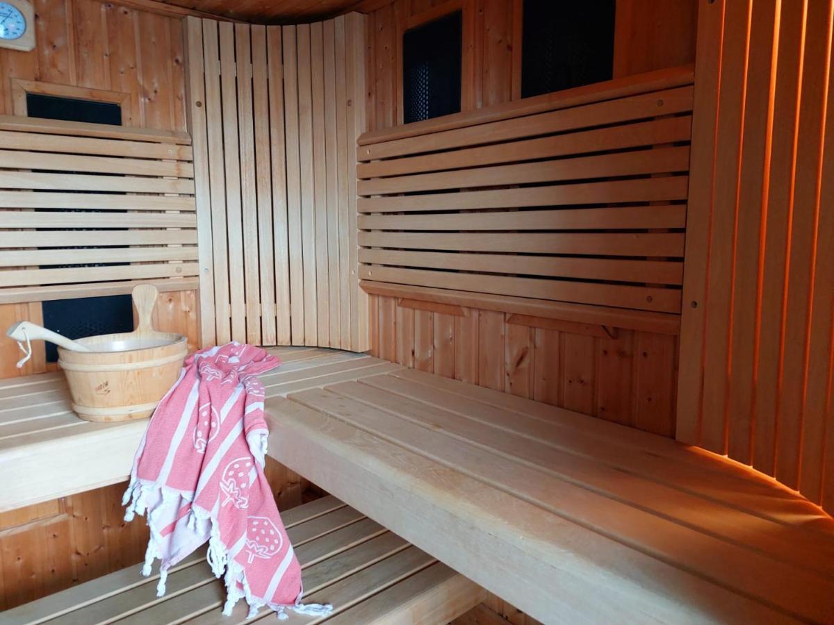 Luxe Gastenverblijf In Het Hart Van Friesland 阿克伦 外观 照片